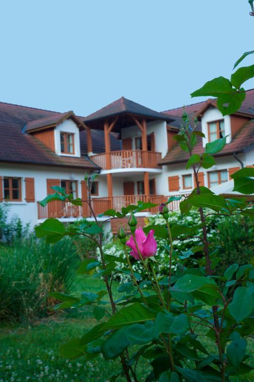 Hotel Les Bergeronnettes Champagneux Exterior photo